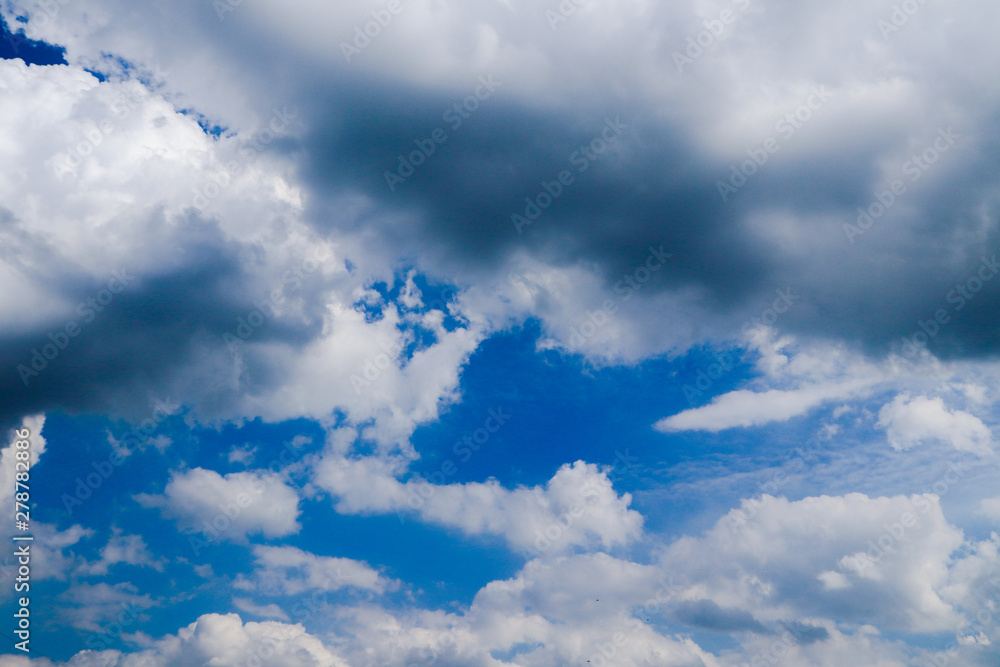 Obraz premium Beautiful abstract cloud and clear blue sky landscape nature background and wallpaper