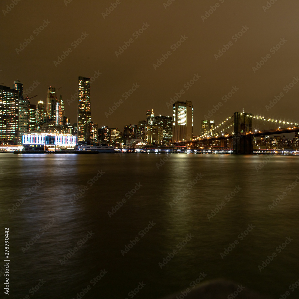 Obraz premium New york skyline at night