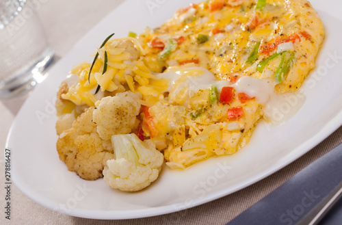 Omelette with cauliflowers