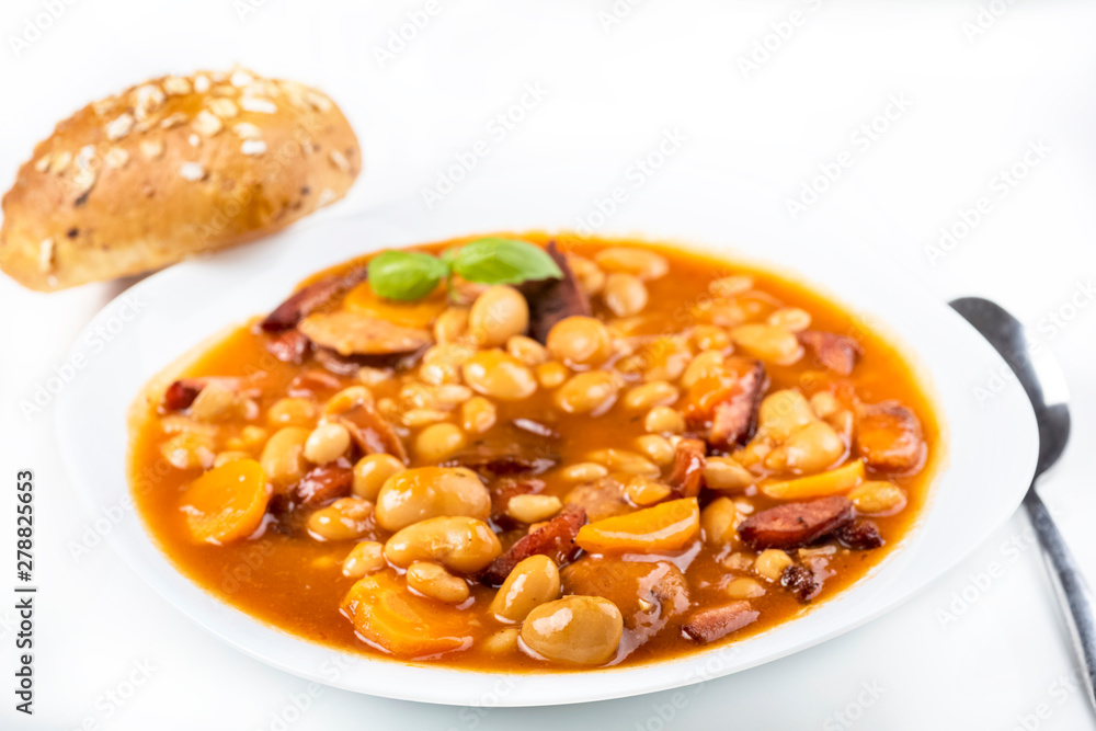 Baked beans with sausage and vegetables Baked beans with sausage and vegetables