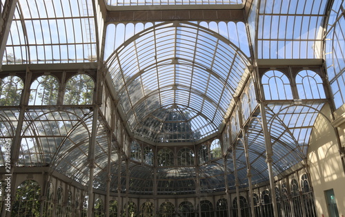 Wallpaper Mural Palais de Cristal dans le parc du Retiro à Madrid, Espagne Torontodigital.ca