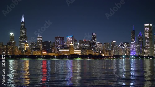 Wallpaper Mural Skyline of Chicago in the evening - travel photography Torontodigital.ca