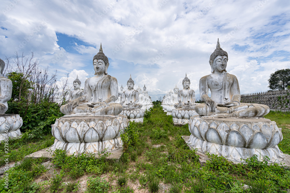 Obraz premium White Buddha in Thailand