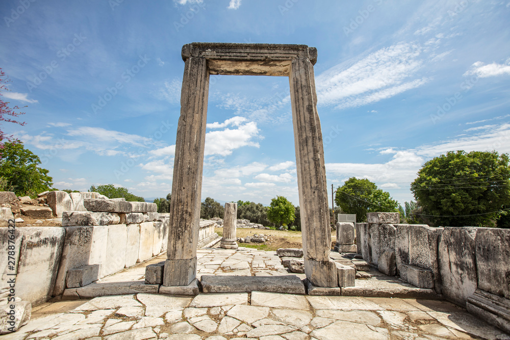  Lagina Hekate Antique City is located within the borders of Turgut town of Yatağan district of Muğla.