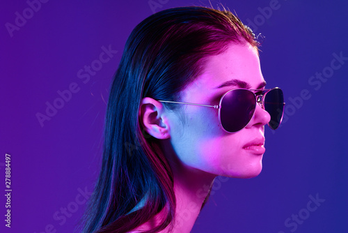 Wallpaper Mural portrait of young woman with sunglasses Torontodigital.ca