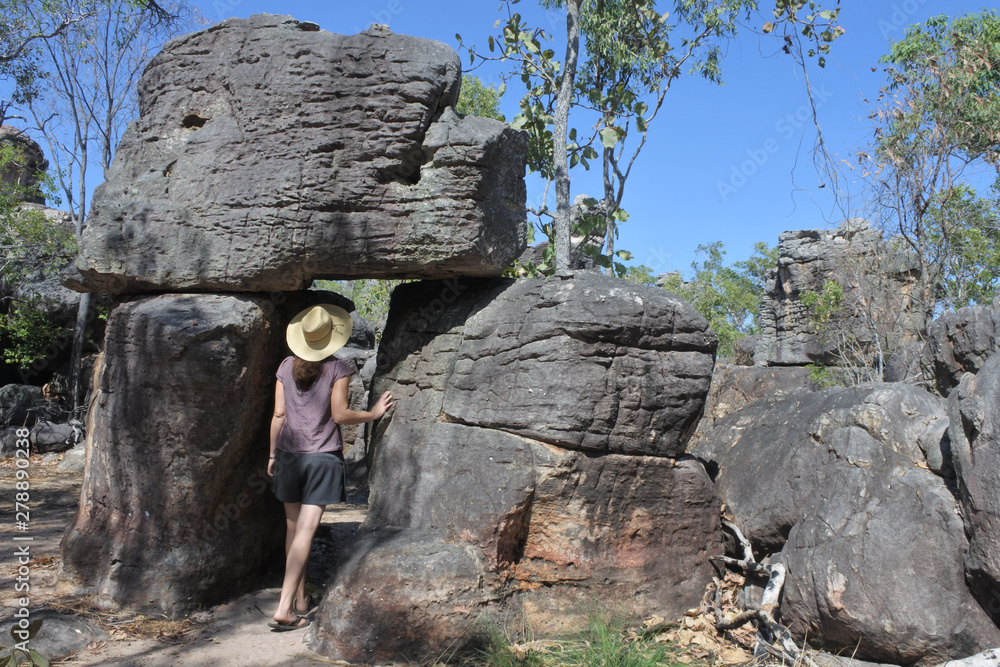 Φωτογραφία Woman tourist visit at The Lost City Litchfield National Park Northern Territory