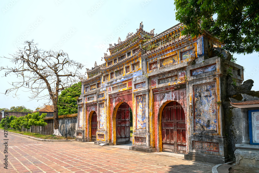 Obraz premium Colorful imperial city gate. This is lead into the forbidden city where the feudal king work Imperial Royal was in the 19th century in Hue, Vietnam
