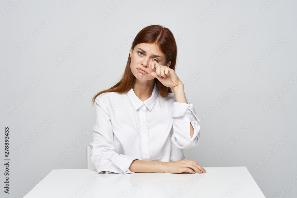 business woman talking on phone business woman talking on phone