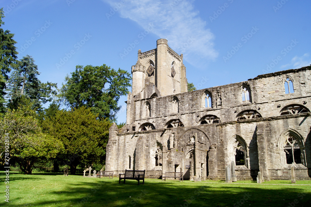 Die Ruine der Dunkeld Cathedral in Dunkeld, Schottland