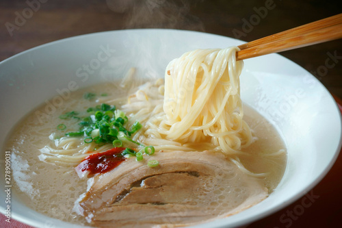 とんこつラーメン