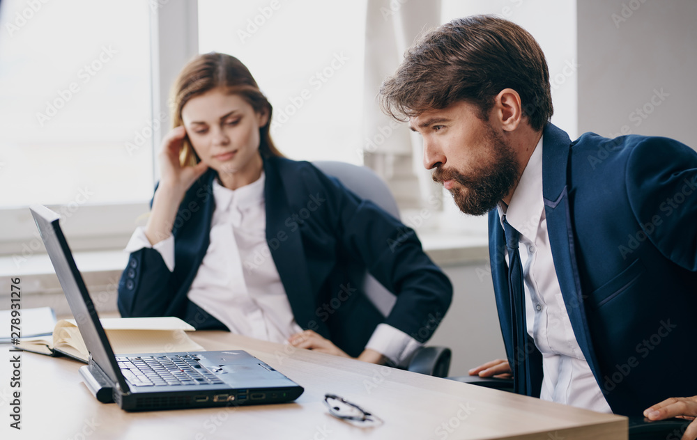 business people working in office business people working in office