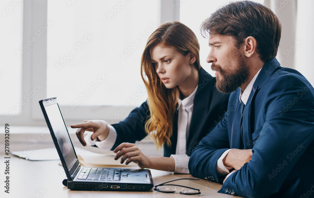 business people working in office business people working in office