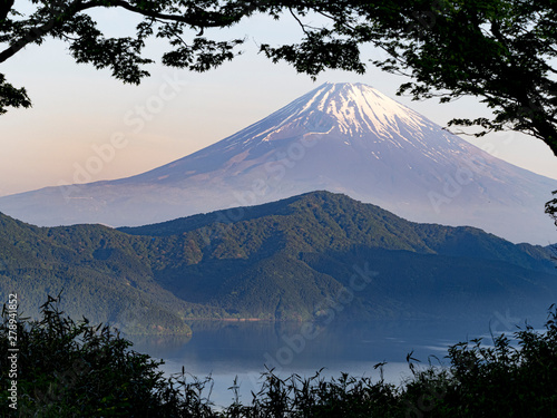 朝焼けの富士山