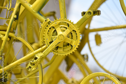 vélo jaune cyclisme bicyclette roue pedale Tour de France départ