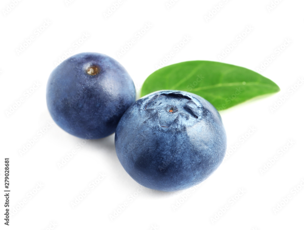 Fresh raw tasty blueberries with leaf isolated on white Fresh raw tasty blueberries with leaf isolated on white