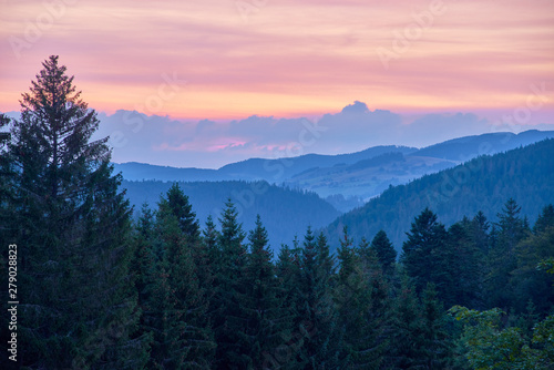 Fototapeta Naklejka Na Ścianę i Meble -  beautiful sunset in the mountains