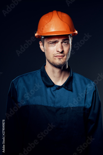 portrait of construction worker © SHOTPRIME STUDIO