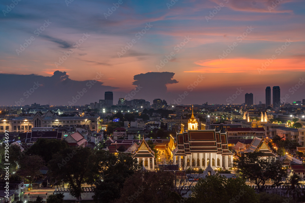 Fototapeta premium bangkok view from golden temple at sunset over the traffic city with colorfulsky