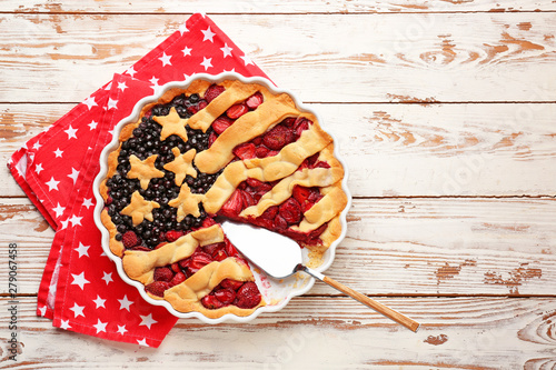 Εκτύπωση καμβά Tasty American flag pie on wooden background