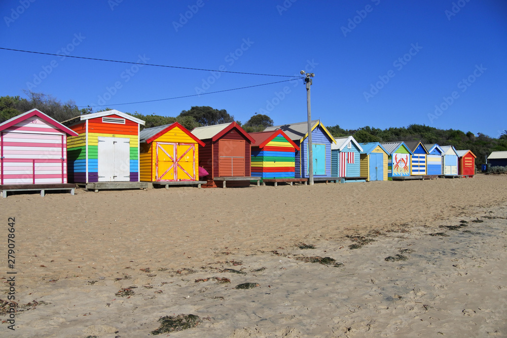 Die bunten Strandhütten am Strand von Melbourne