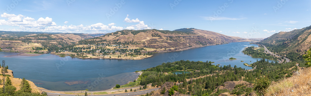 View from Rowena Crest Viewpoint in Oregon