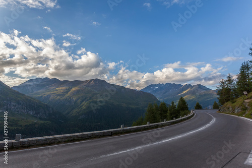 Grossglocknerstrasse - Beautiful High Alpine Road © Mariusz Niedzwiedzki