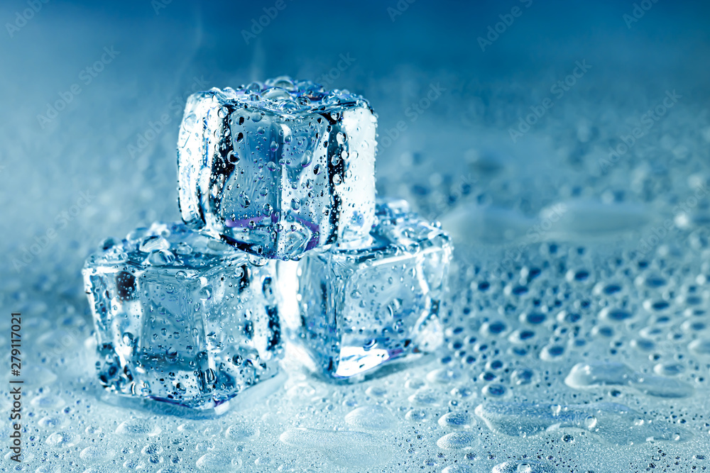 Ice cubes and water melt on cool background. Ice blocks with cold drinks or beverage. - obrazy, fototapety, plakaty 