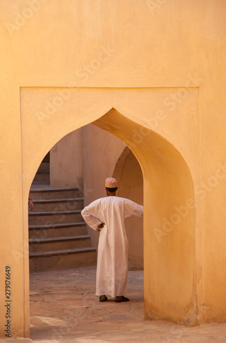 Fuerte, Ciudad de Nizwa, Oman, Golfo Pérsico photo