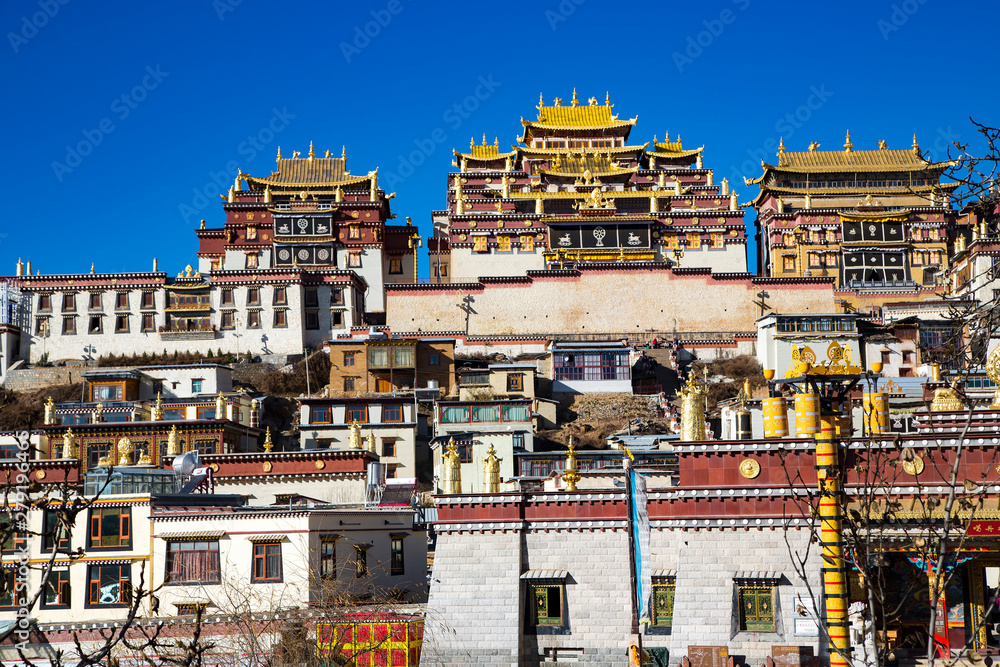 Fototapeta premium Songzanlin Monastery, also known as Guihua Monastery located near Shangri -La County, at the foot of Foping Mountain.