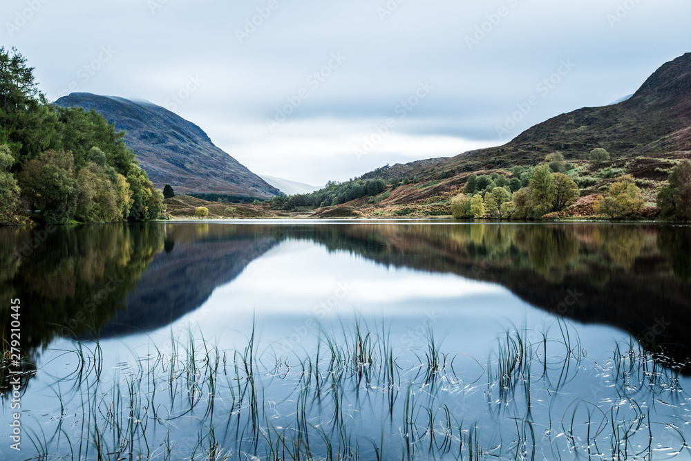 Fototapeta premium The Hidden Jem Fersit, An Dubh Lochan