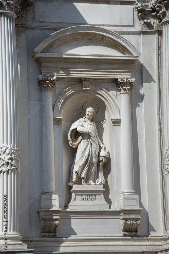  Statue of St. Gerard(Gerard Sagredo) in San Rocco, Venice,Italy 2019