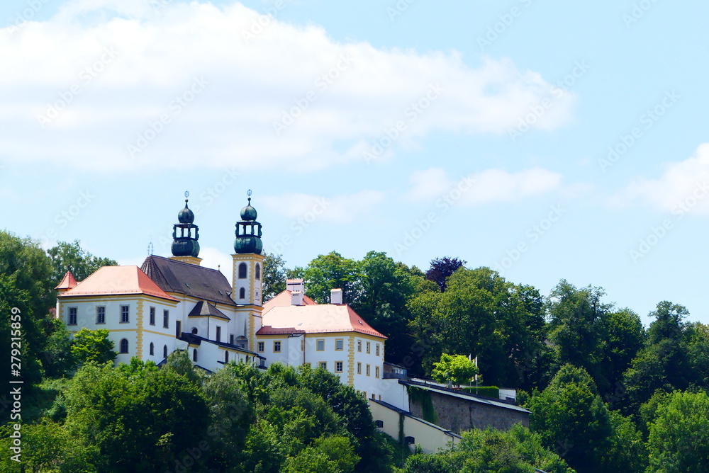 Kloster, Kloster