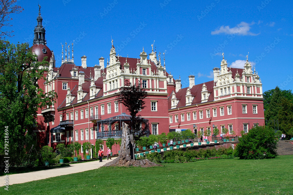 Naklejka premium Pueckler Park, Castle Muskau, Prince Pueckler, Pueckler, Park, Bad Muskau, Saxony, Germany, Europe