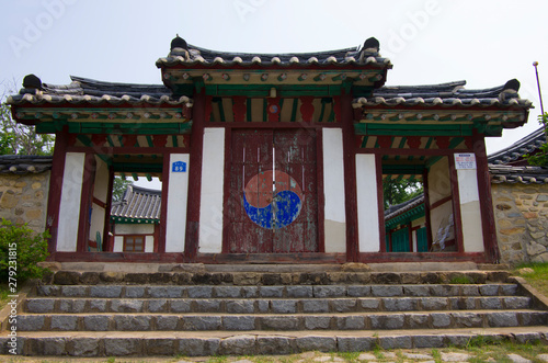 Tableau sur toile korean confucianism taichi gate