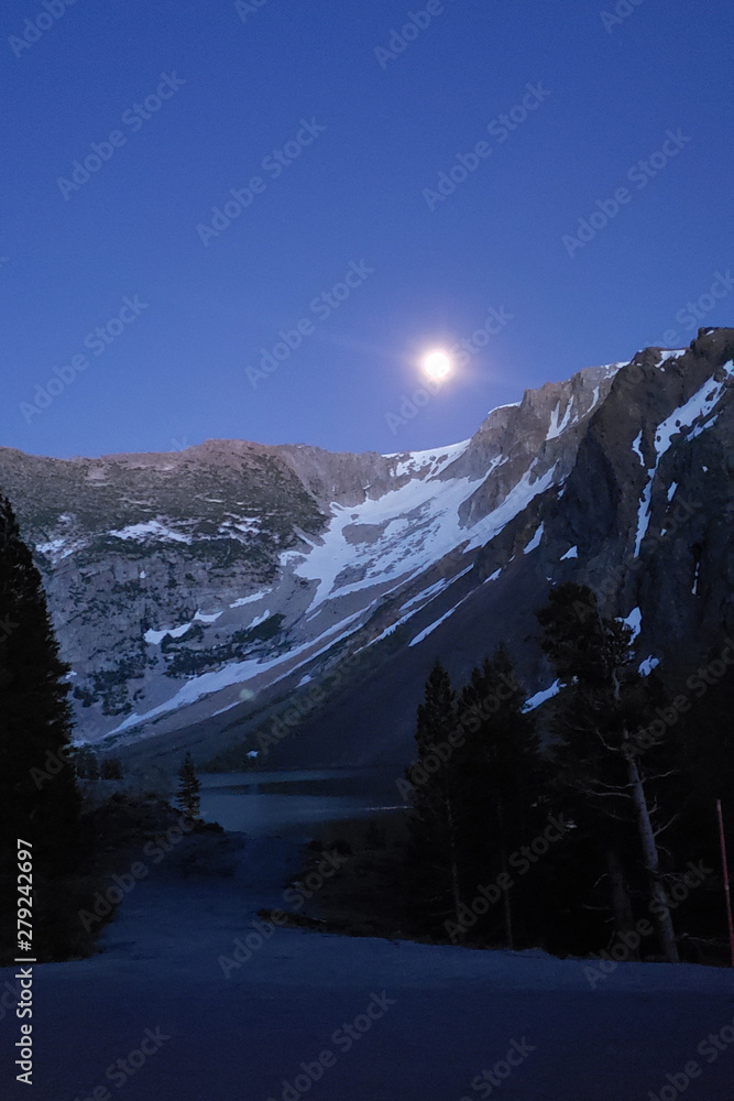 Yosemite mountains moon light