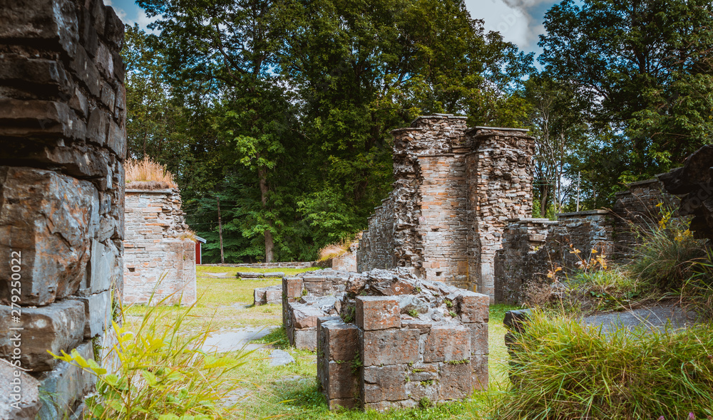 Ruiny średniowiecznego klasztoru