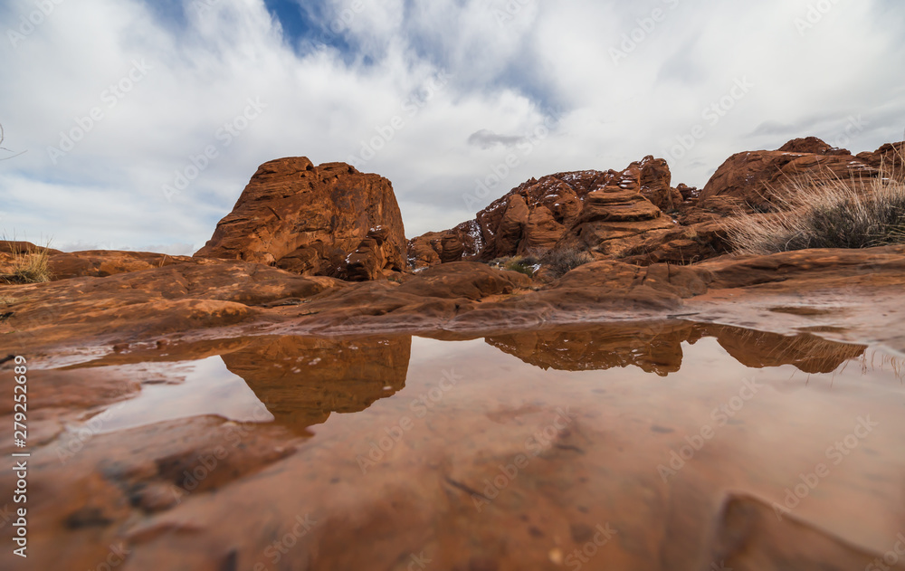 Fototapeta premium Overcast sky above Valley Of Fire State Park