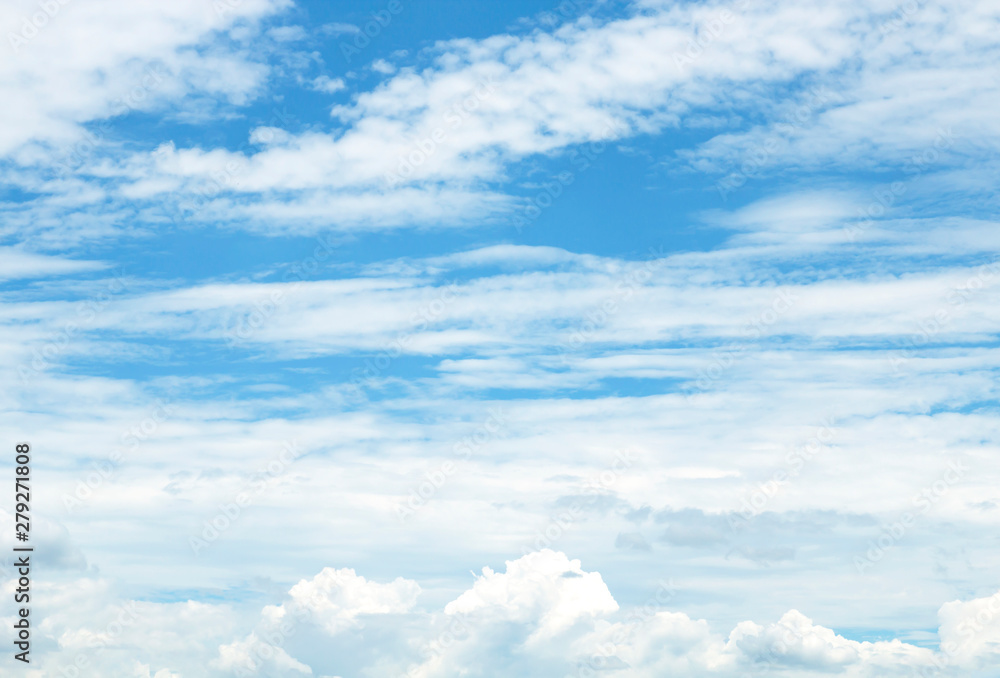 Naklejka premium Air clouds in the blue sky