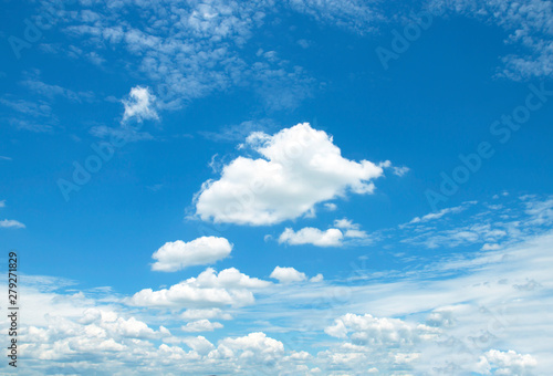 Fototapeta Naklejka Na Ścianę i Meble -  Air clouds in the blue sky