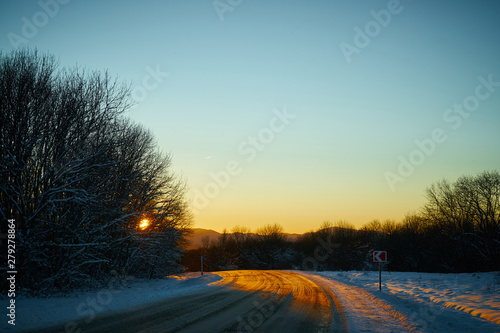 Image of a winter road. © PhotoBetulo
