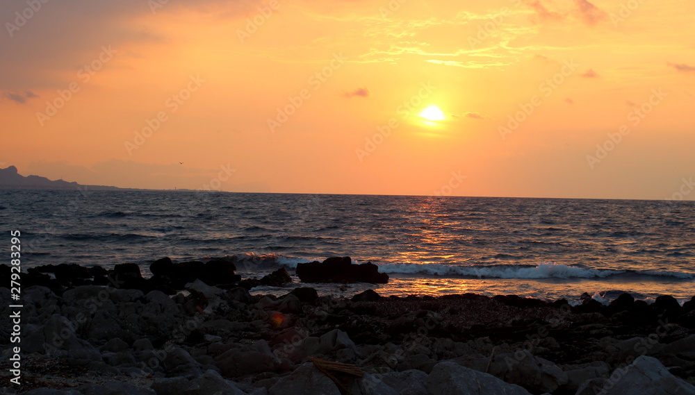 evocative immagine of sunset over the sea evocative immagine of sunset over the sea