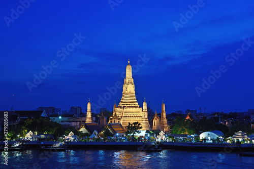 Bangkok city ,Thailand - April 15, 2019:Night time view of Wat Arun (Temple) across Chao Phraya River in Bangkok, Thailand   © lcc54613