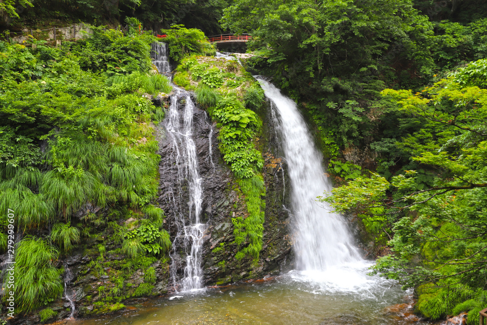 【山形県 日本の観光名所】白銀の滝