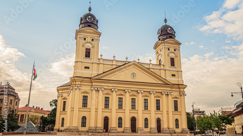 Obraz na plátně Outside the Reformed Great Church of Debrecen