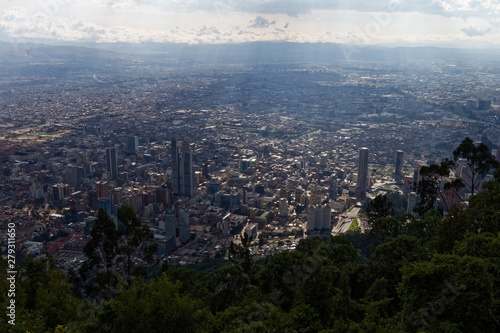 Panorama Bogoty ze wzgórza Monserrate #279311650