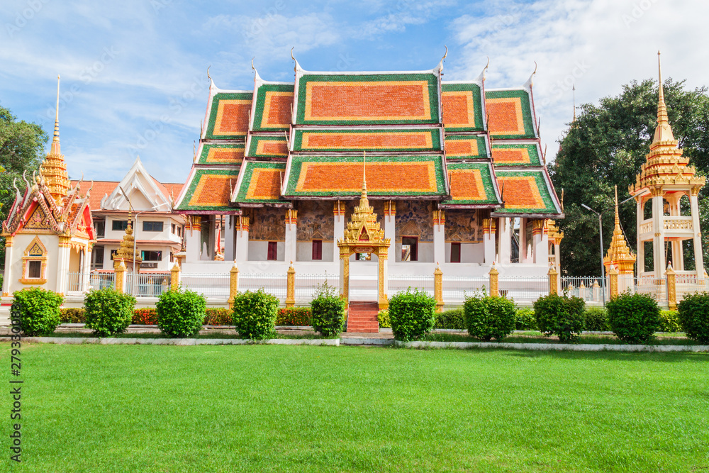 Obraz premium Wat Thai, Wat Kang temple, landmark for tourist at Roi-Ed, Thailand Temple