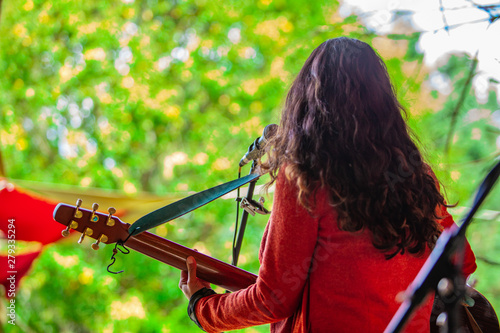 Cuadro en lienzo Fusion of cultural & modern music event