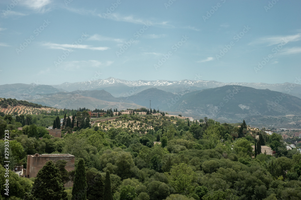 Fototapeta premium Alhambra paisaje albaycin pomo decoración árabe en Granada