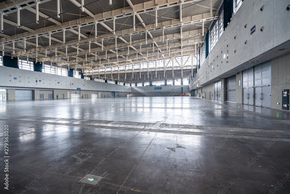 Obraz premium Hangar for storage. Industrial warehouse.
