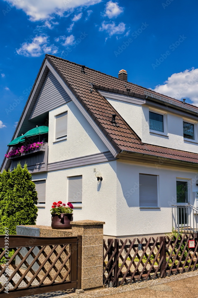 saniertes wohnhaus im afrikanischen viertel von berlin wedding, deutschland